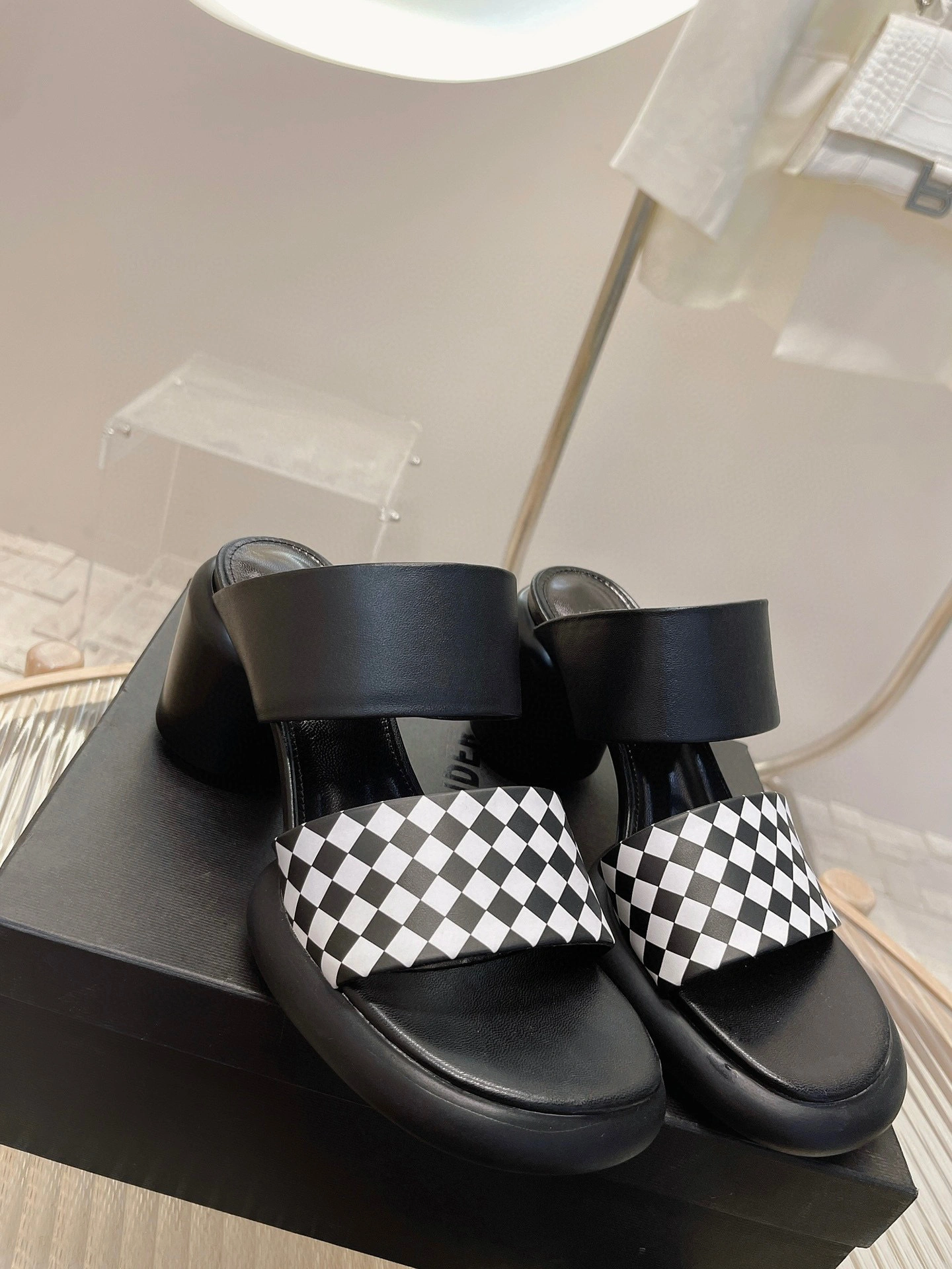 coco-- Heel height8cm. 2.5cm 2colour item : B-X034B1359L-2